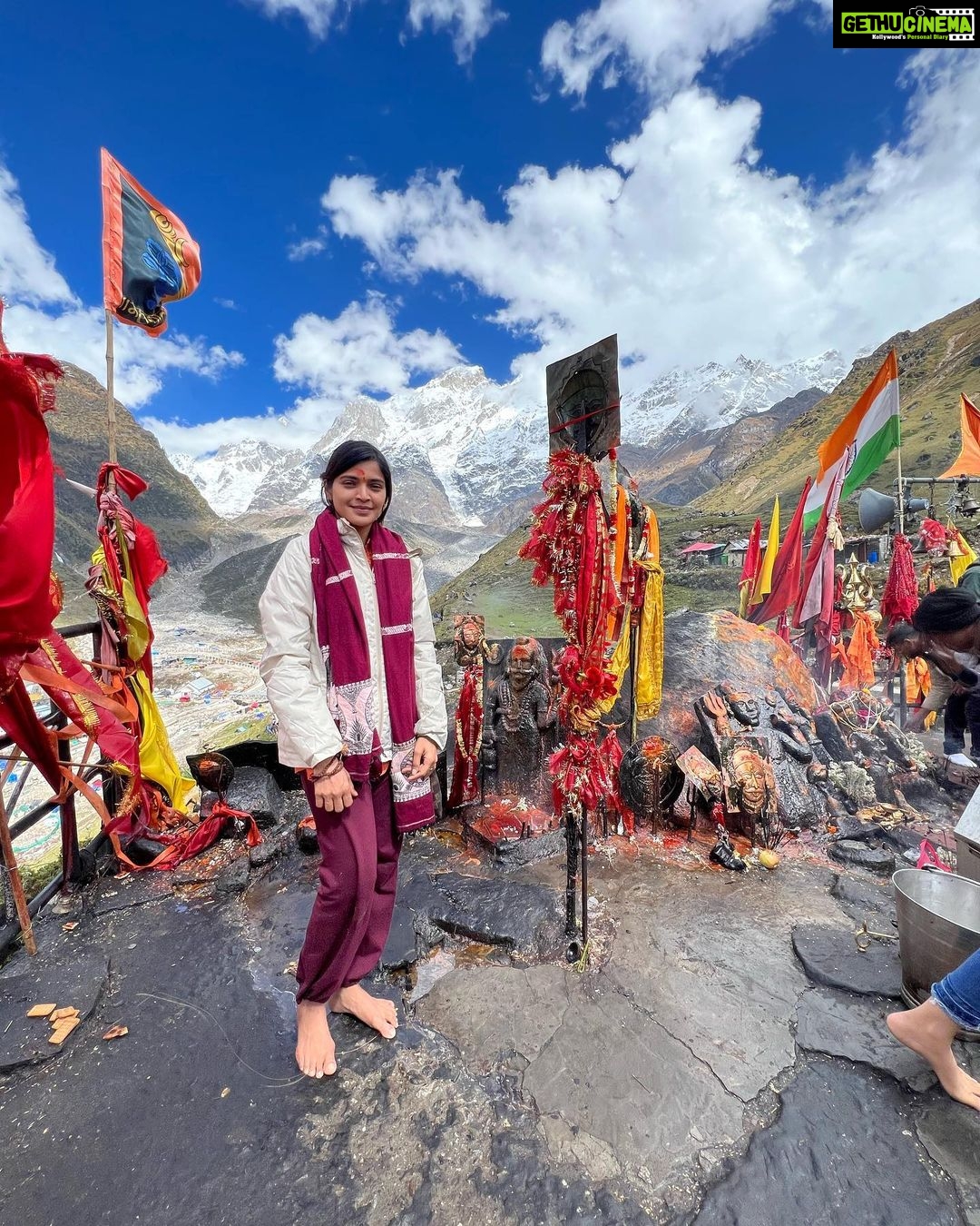 Sanchita Shetty Instagram - Devabhumi My dream come true! The most Divine trip ever in my whole Life. π Exactly a month ago visited all these divine places. In the sun, rain & freezing cold & snow I kept hiking & climbing, donβt even know how much I trekked every single day, stayed in tents -5 degrees & heavy rains Every step was divine experience π Whoever visit Devabhumi will feel every breath & you will remember that God is within youπ Thankful & grateful to God Gurus for the wonderful opportunity & life time humbling experience π Feeling Blessed π β my life time the miracle Char dham yatra 2022 β Heartfelt gratitude to everyone whoever Helped & supported my journeys : Family,relatives, friends,well-wishers travel agent & drivers & all Priests and guidesππ Here we go #badrinath #badrinathtemple #kedharnath #kedarnathtemple #yamunotri #yamunotritemple #gangotri #gangotritemple #trekking #trek #trekkingindia #uttarakhand #adishankaracharya #devabhumi #chardhamyatra #chardhamyatra2022 #himalayas #himalaya #kriyayogameditation #solotravel #solotrip #sanchita #sanchitashetty #love #onlypositivevibes #divine #divineexperience #nofilter #nomakeup #spreadlovepositivity β€οΈ
