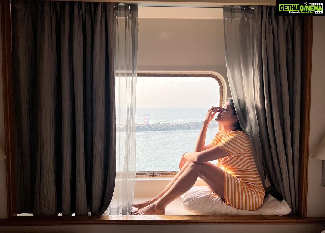 Sanchita Shetty Instagram - When imagination stops, realisation begins.! PC : aunt Chitra 🥰 Place : #cordilacruises #nofilter #nomakeup #iphone13 #iponephotography #cruise #cruiseship #cruislife #sea #sealife #mothernature #sanchita #sanchitashetty #spreadlovepositivity ❤️