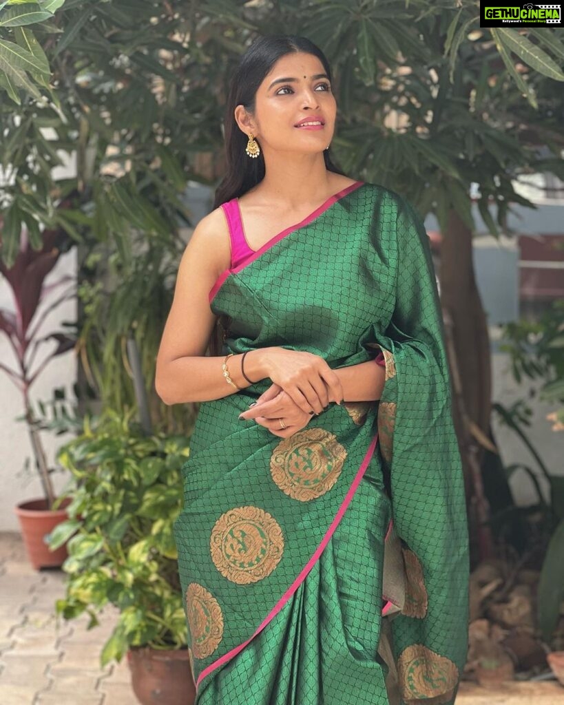 Sanchita Shetty Instagram - Happy Onam 🌷 PC : @savi_2024 #iphone13 #iphonephotography #nofilter #sareelove #happyonam #onam #sanchita #sanchitashetty #spreadlovepositivity ❤️