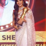 Sanchita Shetty Instagram – Awards are always special 
Respect & Love ❤️ 

* Most Attractive actress of the year * 
Event : @indian_media_works 
@zerogravityphotography

Makeup & Hair @makeup_by_jayanthi 

#sanchita #sanchitashetty #spreadlovepositivity ❤️