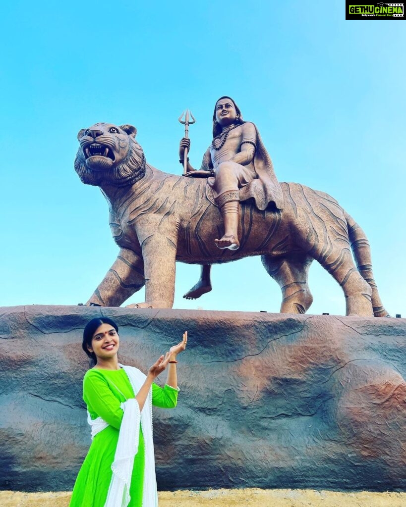Sanchita Shetty Instagram - Grateful to my ancestors for praying and receiving blessings of Male Mahadeshwara. He is my Kula Devatha from before I was born and have grown up visiting MM hills revering him and praying to Mahadeshwara Swami 🙏 Now I am so blessed to witness his 108 feet statue that radiates loving energy healing the body and mind. I invite you to visit MM hills on the Karnataka-Tamil Nadu border and experience it for yourself. Heartfelt thanks to the Mahadeshwara temple team of Nagesh, Soma & Mallikarju Sir for the special darshan and taking care of me & my family. We are grateful for your kind gesture🙏 May you also visit MM hills and be spiritually uplifted. Family : @amarrshetty @omkar_cutipie @poojaamarr_official #malemadeswaratemple #mmhills #lordshiva #shiva #omnamahshivaya #spiritual #spirituality #spiritualgrowth #spiritualjourney #heal #spiritualhealing #devotion #transformation #motivational #sanchita #sanchitashetty #spreadlovepositivity ❤️