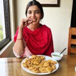 Sanchita Shetty Instagram – Eating mode 😳😆😝😍😋

#candidphotography #candid 
#eat #eathealthy #eathealthyfood #nojunkfood #respect #lovefood #sanchita #sanchitashetty #spreadlovepositivity ❤️