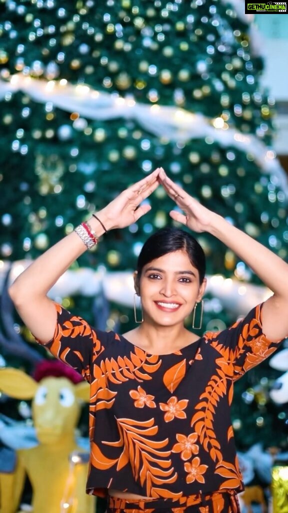 Sanchita Shetty Instagram - Merry Christmas 🎄 PC : @aaronprince_photography Cloths : @shringaarclothing Loction : @hyattregencychennai #merrychristmas #sanchita #sanchitashetty #spreadlovepositivity ❤️