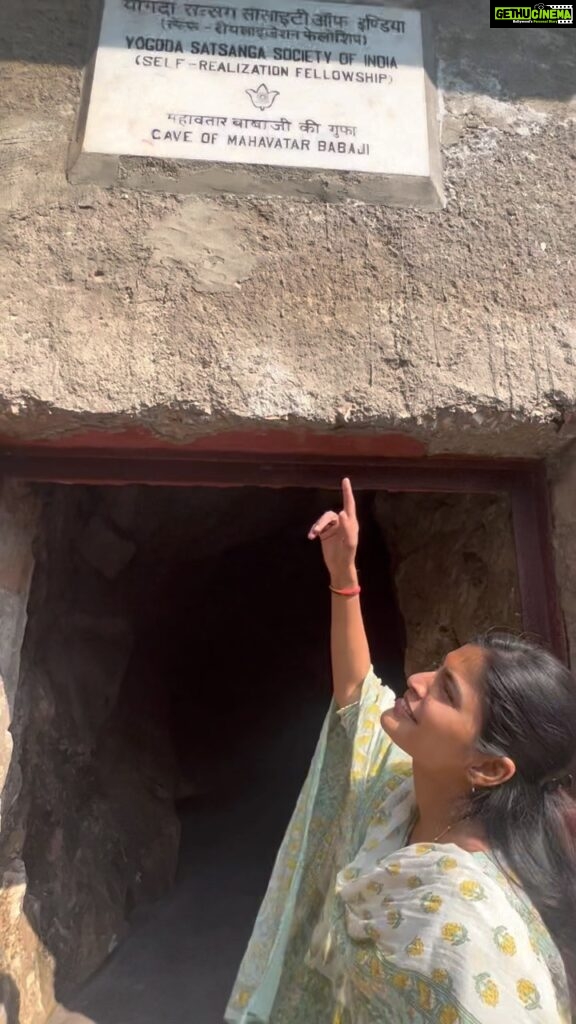 Sanchita Shetty Instagram - Mahavatar Babaji’s Cave ❤🙏 Yes it’s 🫣My Birthday Gift 💝 Visited Mahavatar Babaji’s Cave Located in The Himalayan belt in Uttarakhand ( DevaBhumi ) Near Raniketh-kukuchina. @mahavatar__babaji @mahavatarbabaji_ kriya_yoga_international_org @k_y_w_w Must visit place for All spiritual beings. Gratitude & Love Thankful & grateful to God Gurus 🙏🌷 #kriyayogameditation #MahavatarBabaji #paramhansayogananananda #paramahansaprajnanananda #meditator #kriyayogi #meditation #spiritual #sprituality #sprituallife #nofilter #nature #naturelover #himalayas #uttarakhand #trek #trekking #treking #clambing #joy #love #bliss #sanchita #sanchitashetty #spreadlovepositivity ❤