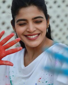 Sanchita Shetty Instagram - Enjoy the colours of Life❤️ Happy Labour day 🙏 #PC : @travellingsouljour 📸 #Costume : @emouvante_fashion #happylaboursday #labourday #labour #colours #hardwork #motivation #strong #success #peace #joy #love #sanchita #sanchitashetty #spreadlovepositivity ❤️