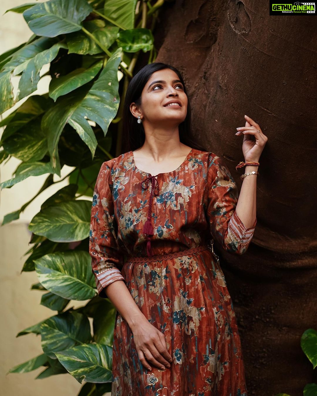 Sanchita Shetty Instagram - Peace is the beauty of life ❤️ Photography : @udaymallipudi edits : @travellingsouljour Cloths : @roovy_annanagar @grasp_clothings Makeup Hair : @isanchitaa #peace #joy #love #sanchita #sanchitashetty #spreadlovepositivity ❤️
