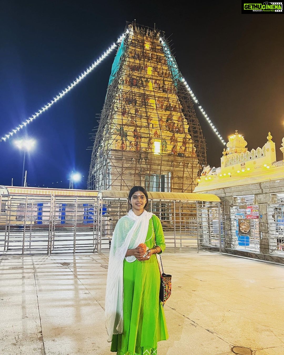 Sanchita Shetty Instagram - Grateful to my ancestors for praying and receiving blessings of Male Mahadeshwara. He is my Kula Devatha from before I was born and have grown up visiting MM hills revering him and praying to Mahadeshwara Swami 🙏 Now I am so blessed to witness his 108 feet statue that radiates loving energy healing the body and mind. I invite you to visit MM hills on the Karnataka-Tamil Nadu border and experience it for yourself. Heartfelt thanks to the Mahadeshwara temple team of Nagesh, Soma & Mallikarju Sir for the special darshan and taking care of me & my family. We are grateful for your kind gesture🙏 May you also visit MM hills and be spiritually uplifted. Family : @amarrshetty @omkar_cutipie @poojaamarr_official #malemadeswaratemple #mmhills #lordshiva #shiva #omnamahshivaya #spiritual #spirituality #spiritualgrowth #spiritualjourney #heal #spiritualhealing #devotion #transformation #motivational #sanchita #sanchitashetty #spreadlovepositivity ❤️