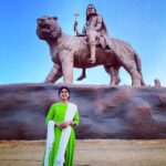 Sanchita Shetty Instagram - Grateful to my ancestors for praying and receiving blessings of Male Mahadeshwara. He is my Kula Devatha from before I was born and have grown up visiting MM hills revering him and praying to Mahadeshwara Swami 🙏 Now I am so blessed to witness his 108 feet statue that radiates loving energy healing the body and mind. I invite you to visit MM hills on the Karnataka-Tamil Nadu border and experience it for yourself. Heartfelt thanks to the Mahadeshwara temple team of Nagesh, Soma & Mallikarju Sir for the special darshan and taking care of me & my family. We are grateful for your kind gesture🙏 May you also visit MM hills and be spiritually uplifted. Family : @amarrshetty @omkar_cutipie @poojaamarr_official #malemadeswaratemple #mmhills #lordshiva #shiva #omnamahshivaya #spiritual #spirituality #spiritualgrowth #spiritualjourney #heal #spiritualhealing #devotion #transformation #motivational #sanchita #sanchitashetty #spreadlovepositivity ❤️