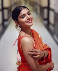 Sanchita Shetty Instagram - ❤️

PC : @travellingsouljour 📸 
Costume : @ajizz_fashion 

#sareelove #peace #joy #love #sanchita #sanchitashetty #spreadlovepositivity ❤️