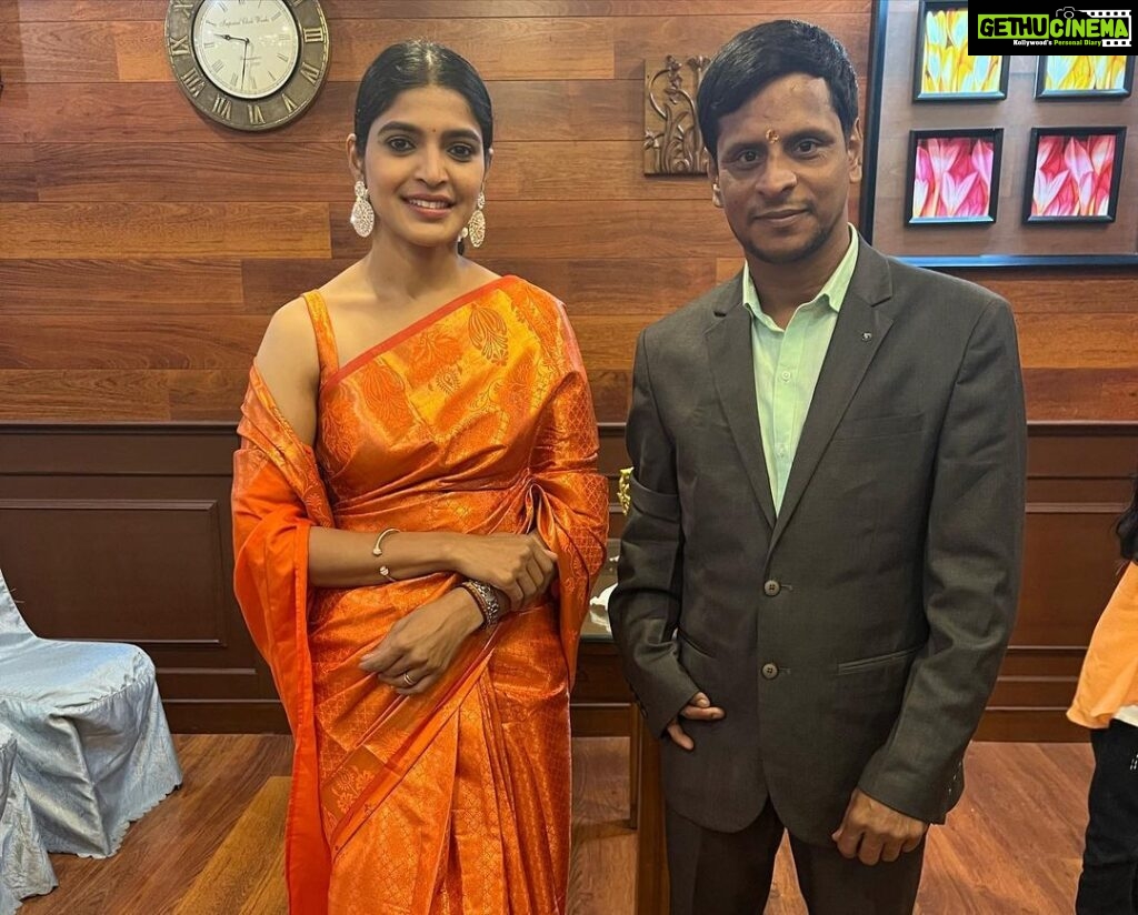 Sanchita Shetty Instagram - Congratulations to my fellow Rotary Madurai Metro Heritage awardees @sachin_siva777 - Cricket (Disabled) team captain & @badri_para_sports Badminton coach. You are true heroes overcoming all challenges to represent India at an international level in your respective sports. Thank you Rotary Club for the honor. Special thanks to present President of Madurai Rotary : @crvenk PC : @travellingsouljour 📸 Costume : @ajizz_fashion #rotary #rotaryindia #rotaryclub #rotaryinternational #rotaryawards #rotaryawareness #madurai #sachinshiva #cricket #badrinarayan #badminton #desible #team #sanchita #sanchitashetty #spreadlovepositivity ❤️