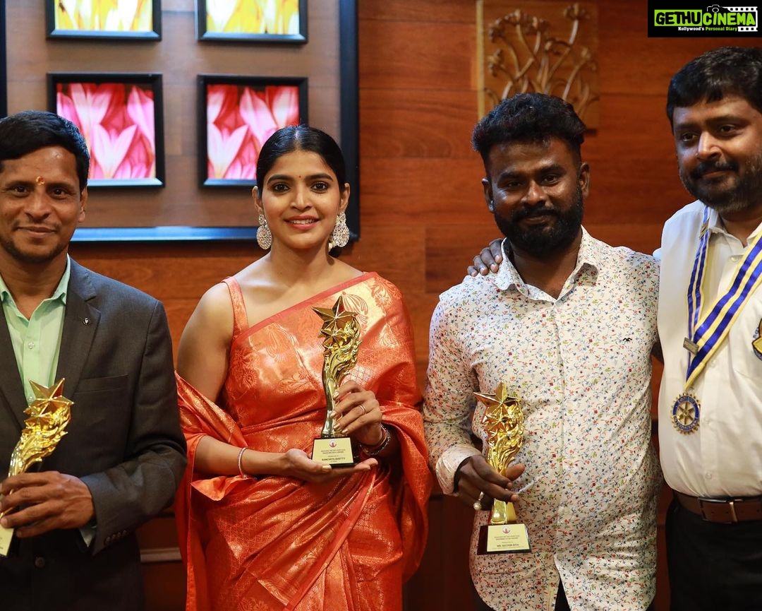 Sanchita Shetty Instagram - Congratulations to my fellow Rotary Madurai Metro Heritage awardees @sachin_siva777 - Cricket (Disabled) team captain & @badri_para_sports Badminton coach. You are true heroes overcoming all challenges to represent India at an international level in your respective sports. Thank you Rotary Club for the honor. Special thanks to present President of Madurai Rotary : @crvenk PC : @travellingsouljour 📸 Costume : @ajizz_fashion #rotary #rotaryindia #rotaryclub #rotaryinternational #rotaryawards #rotaryawareness #madurai #sachinshiva #cricket #badrinarayan #badminton #desible #team #sanchita #sanchitashetty #spreadlovepositivity ❤️