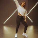 Sandipta Sen Instagram - "There are shortcuts to happiness and dancing is one of them." 🎥@myself_suvam Location: @rhythaim_thedancelab @avyaan_roy 😍 #trending #instareels #feelkaroreelkaro #feelitreelit