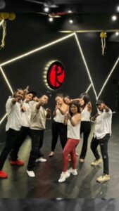 Sandipta Sen Instagram - Going with the trend...😄
.
.
@sandiptasen @avyaan_roy
.
.
📍Rhythaim the dance lab...
.
.
#reels #trending #dance #dancereels #trend #choreography #viral #dancetutorial #dancetips