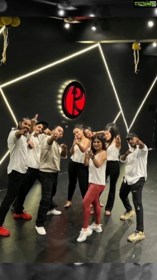 Sandipta Sen Instagram - Going with the trend...😄 . . @sandiptasen @avyaan_roy . . 📍Rhythaim the dance lab... . . #reels #trending #dance #dancereels #trend #choreography #viral #dancetutorial #dancetips 𝒦𝑜𝓁𝓀𝒶𝓉𝒶 - 𝒯𝒽𝑒 𝒞𝒾𝓉𝓎 𝒪𝒻 𝒥𝑜𝓎