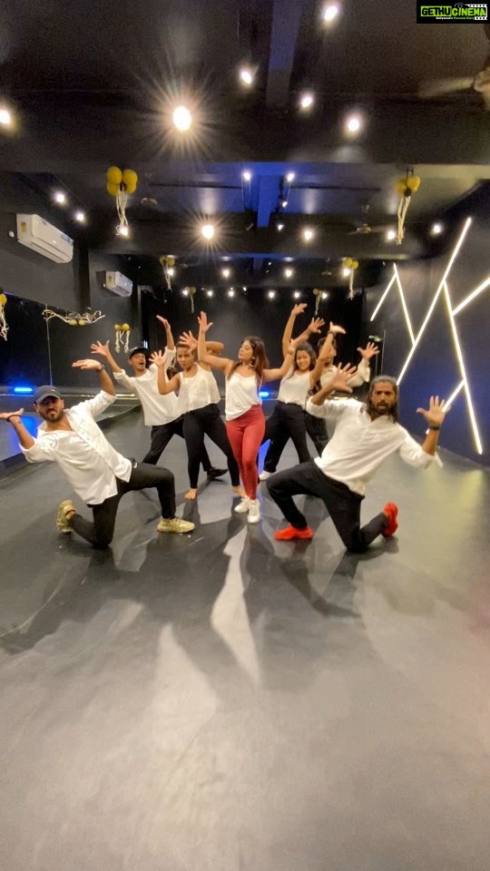Sandipta Sen Instagram - Dance enables you to find yourself and lose yourself at the same time". Choreographer: @avyaan_roy 🎥 @imsayantanchakraborty Location: Rhythaim the dance lab. #trending #trendingsong #trendingreels #reelsinstagram #reelsindia