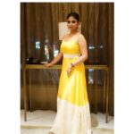 Sandipta Sen Instagram - 💛💛💛💛💛💛 At Tv9 Bangla Award.. 👗@rabhisek 📸@myself_suvam #bengaliawardshow JW Marriott Hotel Kolkata