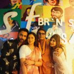 Sandipta Sen Instagram - Svf Brands turns 4 !! Congratulations @svfbrands 🎈🎉 @iammony @myslfjoy @_subhamdasgupta 👗@neelsaha_styled_by_blue❤️ Hair: @pritha_dutta_official❤️ 📸@sourav3934 #retronight #bollywoodretro M Bar Kitchen & Cocktails