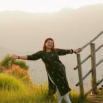 Sandra Thomas Instagram - Happy Soul ✌️ #NNR #STP #movies #location #kanthallur #munnar #hillstation #cinema #producer #film #filmmaker #motherproducer