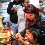 Sandra Thomas Instagram - 'നല്ല നിലാവുള്ള രാത്രി' Starts rolling . പത്തു വർഷങ്ങൾക്കു മുൻപ്‌ ഇതുപോലൊരു കൂട്ടുകെട്ടിൽനിന്നും ഉണ്ടായതാണ് എന്റെ ആദ്യ സിനിമയായ ഫ്രൈഡേ. പത്തു വർഷങ്ങൾക്കിപ്പുറം എല്ലാം ഒന്നില്നിന്നും തുടങ്ങുന്നു . കൂടെ ഉണ്ടാവണം 🙏 Outfit : @klumbyprajinajaanaki Kids outfit : @imdizayny #sandrathomasproductions #newmovie #film #movies #cinema #love #mollywood #massaction #fan #trending #opportunity #newfilm #netflix #moviereview #newmovies #newcomers #actor #comingsoon #drama #debutants #download #newrelease #filmbaru #ji #india #comedy #thrillermovie #firstproduction #cinemacompany #supernaturalfamily