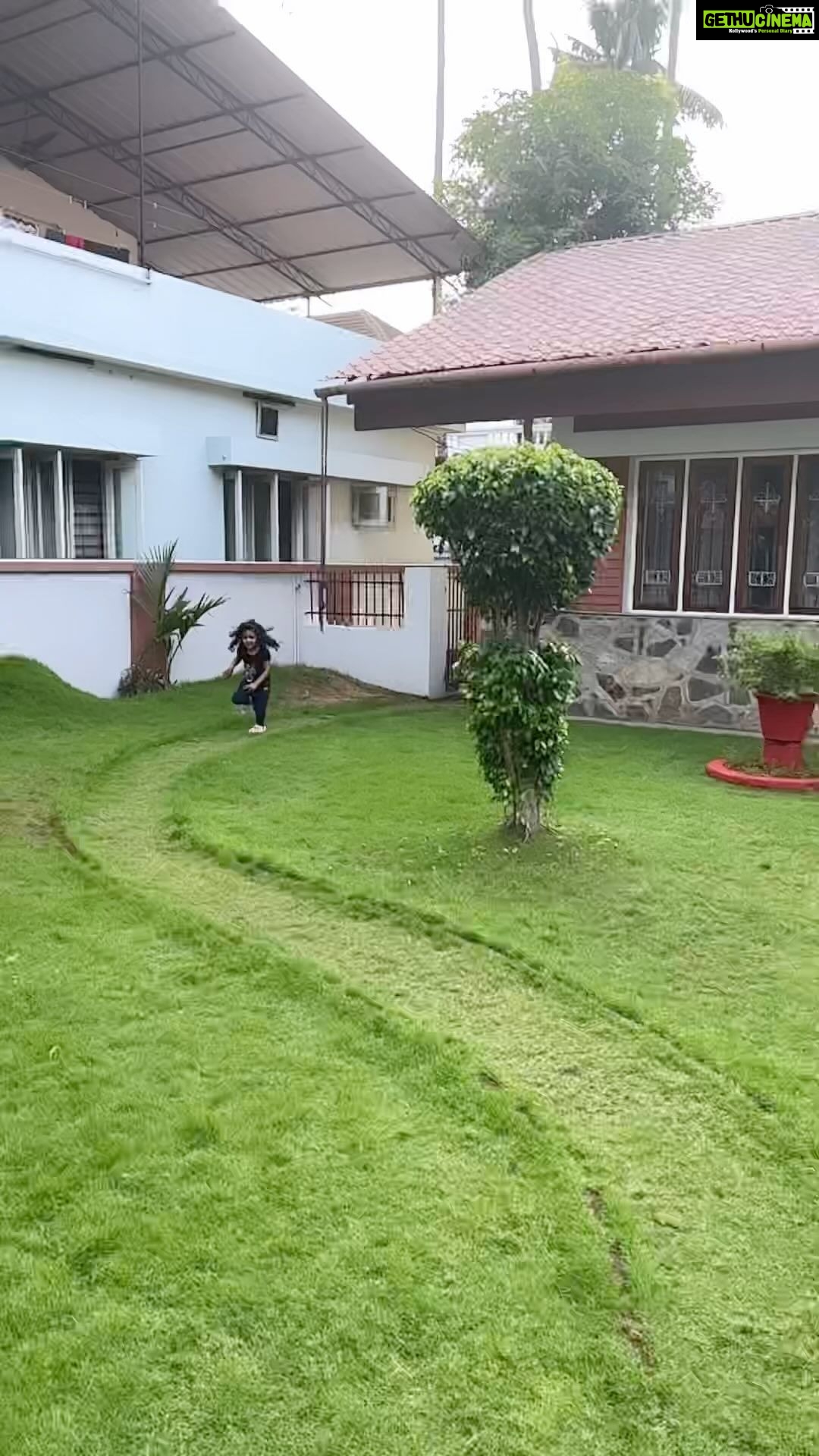 Sandra Thomas Instagram - She will never get tired of this š #kidsanddogs #dogsofinstagram #dogs #dog #kids #dogsandkids #puppy #love #doglife #puppylove #dogstagram #instadog #k #puppies #puppiesofinstagram #dogoftheday #doglover #familydog #goldenretriever #doglovers #dogslife #family #kidsandpets #bestfriends #dogtraining #dogsandbabies #doglove #rescuedogsofinstagram #cute #dogsofinsta