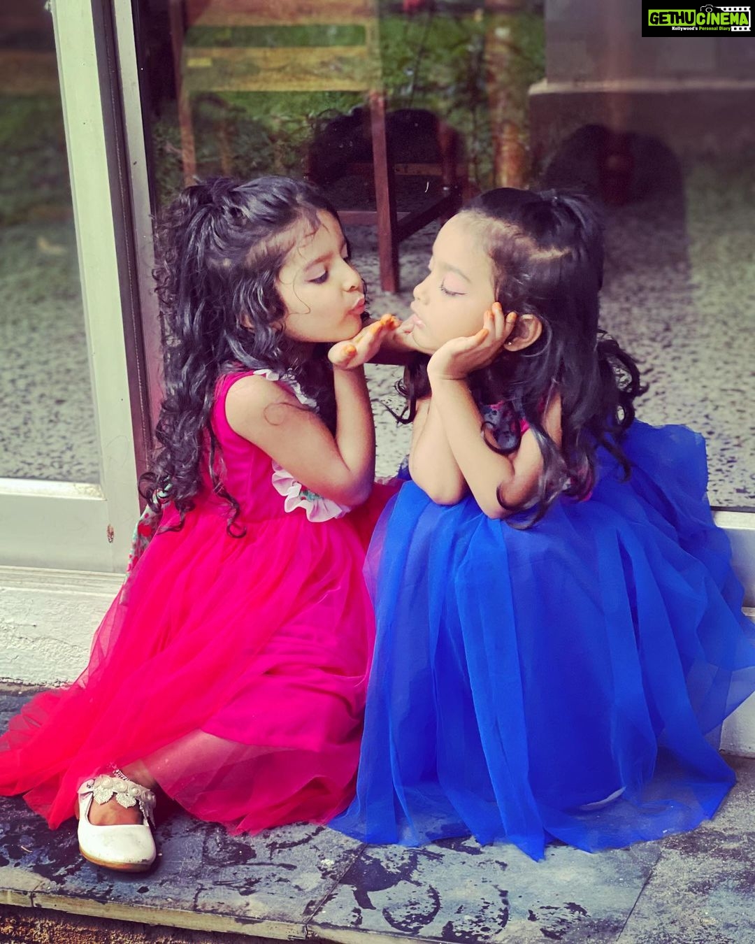 Sandra Thomas Instagram - So many good things come in ‘Pairs’ Outfit: @zinnia.lil.angels #children #clothing #love #family #kidswear #child #education #parenting #instagood #fun #happy #noschool #parents #rainyday #cute #life #art #style #instagram #learning #outfitoftheday #childhood #kidsfashion #thankakolusu #mom #momlife #supernaturalfamily #beautiful #kids