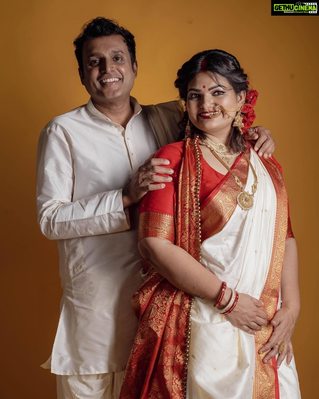 Sandra Thomas Instagram - Happy Anniversary to us ❤️ 📷: @pournami_mukesh_photography Styling : @joe_elize_joy Curator: @nivethithasanjay Assistant: @sanliya_sabu Studio : @maxxocreative Makeup : @zara___makeover #weddinganniversary #togetger #weareone #couple #happy #family #madeforeachother #forever #love #bonding #us #supernaturalfamily #thankakolusu