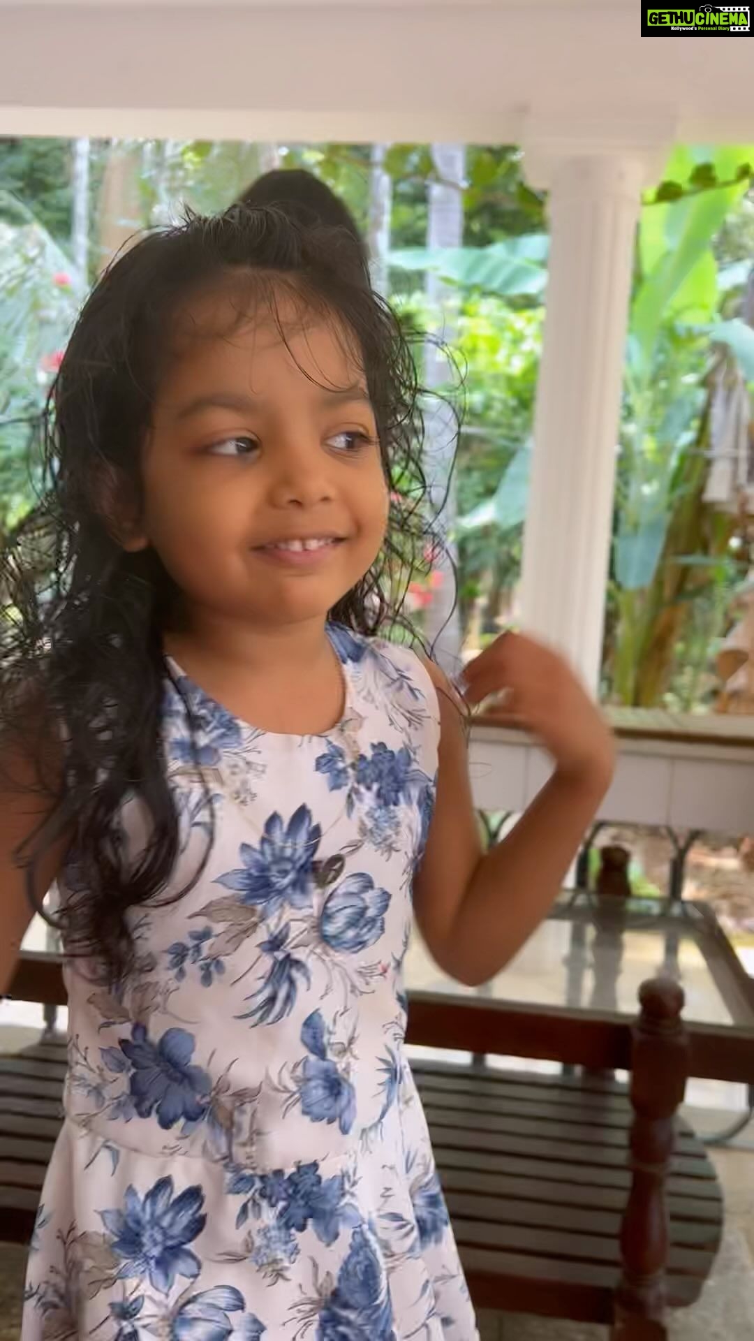 Sandra Thomas Instagram - Thankakolusu #reel #reels #reelsinstagram #instagram #love #trending #reelitfeelit #viral #instagood #explore #explorepage #follow #r #reelkarofeelkaro #tiktok #india #el #instadaily #photography #like #followforfollowback #reelsvideo #likeforlikes #supernaturalfamily #memes #reelsindia #fashion #video #instagramreels #thankakolusu
