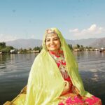 Sandra Thomas Instagram - കാശ്മീരി മങ്കകൾ @tentgraam @tentgramtrips #kashmiri #kashmir #kashmirtourism #kashmirvalley #srinagar #kashmirlovers #jammukashmir #kashmirdiaries #kashmirlife #kashmirdairies #gulmarg #kashmiriyat #lovers #kashmirbeauty #keashur #captivatingkashmir #kashmirifood #kashmiruniversity #beingkashmiri #instagram #india #kashmirphotographyclub #koshur #india #jammu #srinagardiaries #nature #kashmir #srinagarkashmir #photography Dal Lake , Srinagar - Kashmir