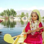 Sandra Thomas Instagram - കാശ്മീരി മങ്കകൾ @tentgraam @tentgramtrips #kashmiri #kashmir #kashmirtourism #kashmirvalley #srinagar #kashmirlovers #jammukashmir #kashmirdiaries #kashmirlife #kashmirdairies #gulmarg #kashmiriyat #lovers #kashmirbeauty #keashur #captivatingkashmir #kashmirifood #kashmiruniversity #beingkashmiri #instagram #india #kashmirphotographyclub #koshur #india #jammu #srinagardiaries #nature #kashmir #srinagarkashmir #photography Dal Lake , Srinagar - Kashmir