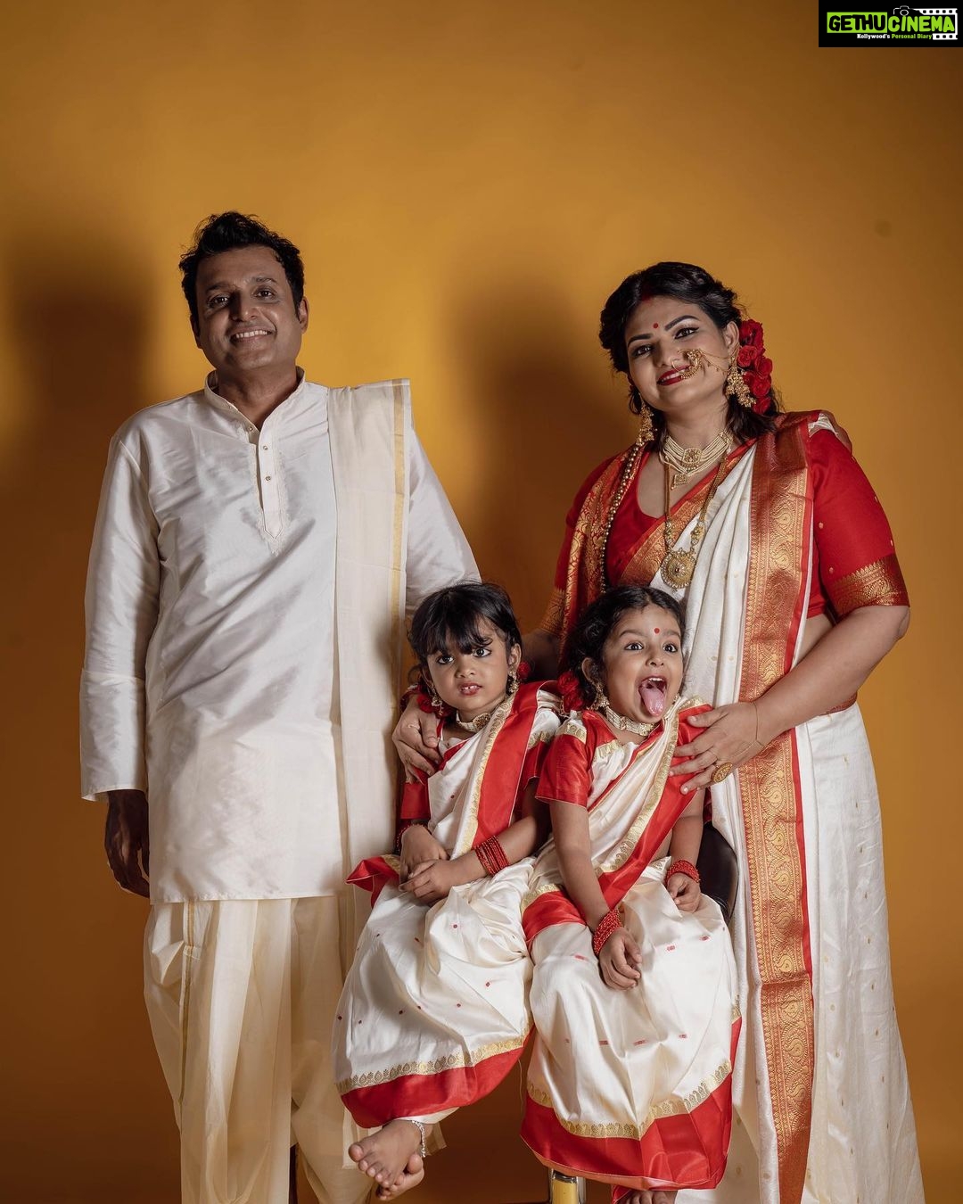 Sandra Thomas Instagram - Our special day 📷: @pournami_mukesh_photography Outfit : @meenumjoseph Stylist : @joe_elize_joy Curator: @nivethithasanjay Assisted by : @sanliya_sabu Makeup : @zara___makeover Blouse stitched by : @edesignsbythasneem Studio : @maxxocreative #familyportrait #family #portrait #familyphotography #photography #love #familyphotographer #familyphoto #portraitphotography #familyportraits #familytime #familyphotos #photographer #photooftheday #familyphotoshoot #canon #familyfirst #art #familylove #familygoals #lifestylephotography #newbornphotography #kids #photoshoot #portraits #supernaturalfamily #toddlers #kidsphotography #familysession #thankakolusu