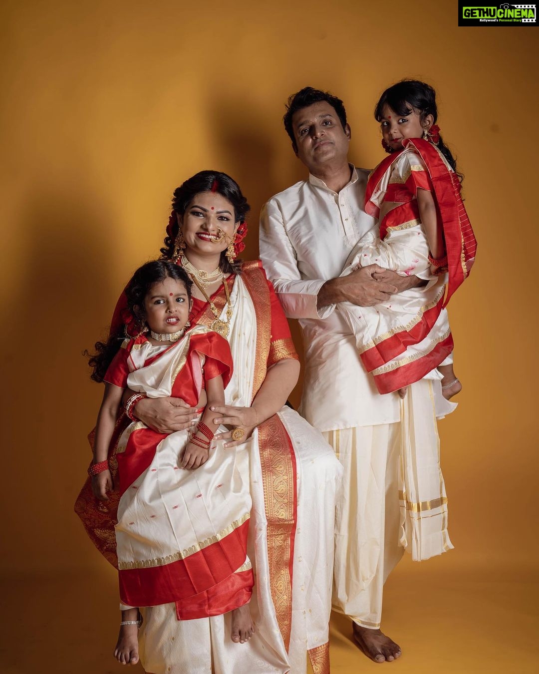 Sandra Thomas Instagram - Our special day 📷: @pournami_mukesh_photography Outfit : @meenumjoseph Stylist : @joe_elize_joy Curator: @nivethithasanjay Assisted by : @sanliya_sabu Makeup : @zara___makeover Blouse stitched by : @edesignsbythasneem Studio : @maxxocreative #familyportrait #family #portrait #familyphotography #photography #love #familyphotographer #familyphoto #portraitphotography #familyportraits #familytime #familyphotos #photographer #photooftheday #familyphotoshoot #canon #familyfirst #art #familylove #familygoals #lifestylephotography #newbornphotography #kids #photoshoot #portraits #supernaturalfamily #toddlers #kidsphotography #familysession #thankakolusu