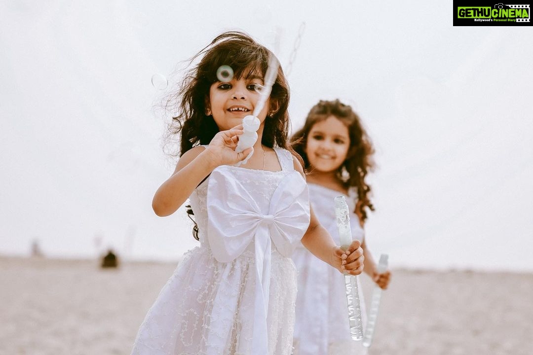 Sandra Thomas Instagram - It’s that time of the year. 4 years back we were super excited to see our angels and here they are❤️ Born together, best friends forever. Outfit: @edesignsbythasneem Camera: @camlens_photography Makeup : @zara___makeover #birthdaytwins #birthday #happybirthday #birthdaygirl #twins #birthdaycake #love #thankakolusu #supernaturalfamily #twinsofinstagram #birthdayboy #influencers #youtubers #friends #birthdays #family #twinlife #yearsold #thbirthday #cakesmash #birthdayphotoshoot #twinmom #pink #happy #instagood #celebratelife #birthdaydrinks #twingirls #birthdaycakes #bhfyp