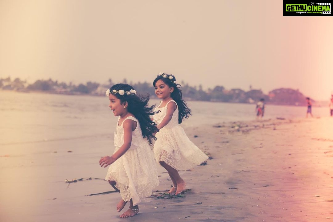 Sandra Thomas Instagram - It’s that time of the year. 4 years back we were super excited to see our angels and here they are❤️ Born together, best friends forever. Outfit: @edesignsbythasneem Camera: @camlens_photography Makeup : @zara___makeover #birthdaytwins #birthday #happybirthday #birthdaygirl #twins #birthdaycake #love #thankakolusu #supernaturalfamily #twinsofinstagram #birthdayboy #influencers #youtubers #friends #birthdays #family #twinlife #yearsold #thbirthday #cakesmash #birthdayphotoshoot #twinmom #pink #happy #instagood #celebratelife #birthdaydrinks #twingirls #birthdaycakes #bhfyp