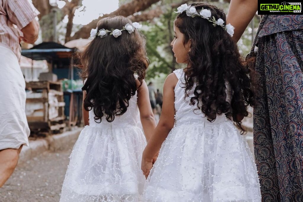 Sandra Thomas Instagram - It’s that time of the year. 4 years back we were super excited to see our angels and here they are❤️ Born together, best friends forever. Outfit: @edesignsbythasneem Camera: @camlens_photography Makeup : @zara___makeover #birthdaytwins #birthday #happybirthday #birthdaygirl #twins #birthdaycake #love #thankakolusu #supernaturalfamily #twinsofinstagram #birthdayboy #influencers #youtubers #friends #birthdays #family #twinlife #yearsold #thbirthday #cakesmash #birthdayphotoshoot #twinmom #pink #happy #instagood #celebratelife #birthdaydrinks #twingirls #birthdaycakes #bhfyp