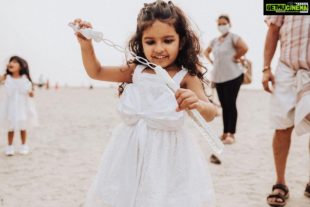 Sandra Thomas Instagram - It’s that time of the year. 4 years back we were super excited to see our angels and here they are❤️ Born together, best friends forever. Outfit: @edesignsbythasneem Camera: @camlens_photography Makeup : @zara___makeover #birthdaytwins #birthday #happybirthday #birthdaygirl #twins #birthdaycake #love #thankakolusu #supernaturalfamily #twinsofinstagram #birthdayboy #influencers #youtubers #friends #birthdays #family #twinlife #yearsold #thbirthday #cakesmash #birthdayphotoshoot #twinmom #pink #happy #instagood #celebratelife #birthdaydrinks #twingirls #birthdaycakes #bhfyp