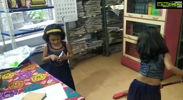 Sandra Thomas Instagram - Attention peeps, if any of u planning to call me for any function please be ready with some students to listen to my girls stories and u will get an extra bonus of cleaning staff as well. This is about last weekend’s book launch function at Gothuruth with dear friend @anumolofficial #booklaunch #library #thankakolusu #supernaturalfamily #kids #children #motherhood