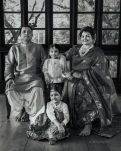 Sandra Thomas Instagram - La Familia 

Photography @a_isography
Styling @joe_elize_joy @styyledbyjoe
Make up @vikas.vks.makeupartist
Hair : @antony.k.x 
Styling assistant @_a.l.b.i.n @akshara_karimbil
Make up assistant @nikhil_vks
Saree @naithubysruthiprasanth
Jewellery @kaya_online_
Kids outfit @awwawa__
Blouse construction @bandhan_my_boutique

#birthday #themebased #ootd #traditional #supernaturalfamily -#thankakolusu #girls #twins #trending #birthdaywishes #mygirls #parenthood #motherhood #fatherhood #blessing