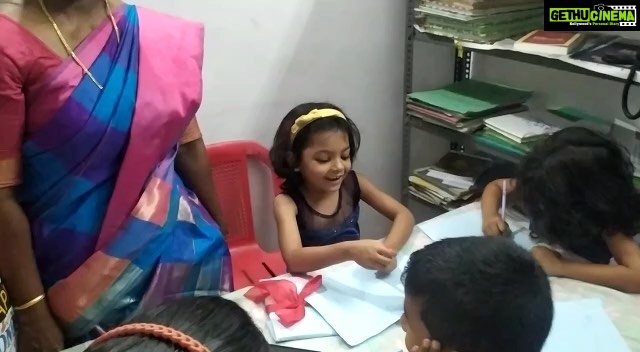 Sandra Thomas Instagram - Attention peeps, if any of u planning to call me for any function please be ready with some students to listen to my girls stories and u will get an extra bonus of cleaning staff as well. This is about last weekend’s book launch function at Gothuruth with dear friend @anumolofficial #booklaunch #library #thankakolusu #supernaturalfamily #kids #children #motherhood