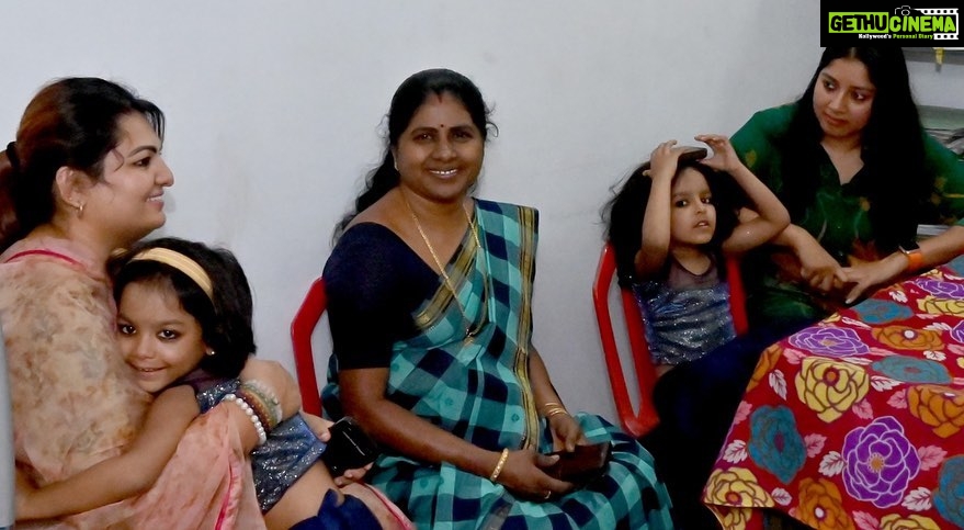 Sandra Thomas Instagram - Attention peeps, if any of u planning to call me for any function please be ready with some students to listen to my girls stories and u will get an extra bonus of cleaning staff as well. This is about last weekend’s book launch function at Gothuruth with dear friend @anumolofficial #booklaunch #library #thankakolusu #supernaturalfamily #kids #children #motherhood