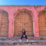 Sangeetha Bhat Instagram - The beautiful sunset at Nahargarh Fort…. Jaipur Part-3 Swipe <> #sangeethabhat #sangeethabhatsudarshan #sudarshanrangaprasad #nahargarhfort #nahargarhsunset #jaipur #rajasthan @sudarshan_rangaprasad ❤️