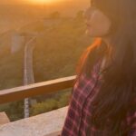 Sangeetha Bhat Instagram - The beautiful sunset at Nahargarh Fort…. Jaipur Part-3 Swipe <> #sangeethabhat #sangeethabhatsudarshan #sudarshanrangaprasad #nahargarhfort #nahargarhsunset #jaipur #rajasthan @sudarshan_rangaprasad ❤️