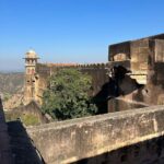 Sangeetha Bhat Instagram - The beautiful sunset at Nahargarh Fort…. Jaipur Part-3 Swipe <> #sangeethabhat #sangeethabhatsudarshan #sudarshanrangaprasad #nahargarhfort #nahargarhsunset #jaipur #rajasthan @sudarshan_rangaprasad ❤️