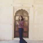 Sangeetha Bhat Instagram - Amer Fort – the melting pot of Rajasthan's heritage, art and architecture….. Jaipur Part 2 Swipe<> #sangeethabhat #sangeethabhatsudarshan #sudarshanrangaprasad #amerfort #amberfort #jaipur #rajasthan @sudarshan_rangaprasad ♥️ Amber Fort, Pink City, Rajastan