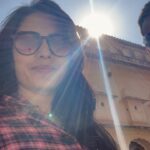 Sangeetha Bhat Instagram - Amer Fort – the melting pot of Rajasthan's heritage, art and architecture….. Jaipur Part 2 Swipe<> #sangeethabhat #sangeethabhatsudarshan #sudarshanrangaprasad #amerfort #amberfort #jaipur #rajasthan @sudarshan_rangaprasad ♥️ Amber Fort, Pink City, Rajastan
