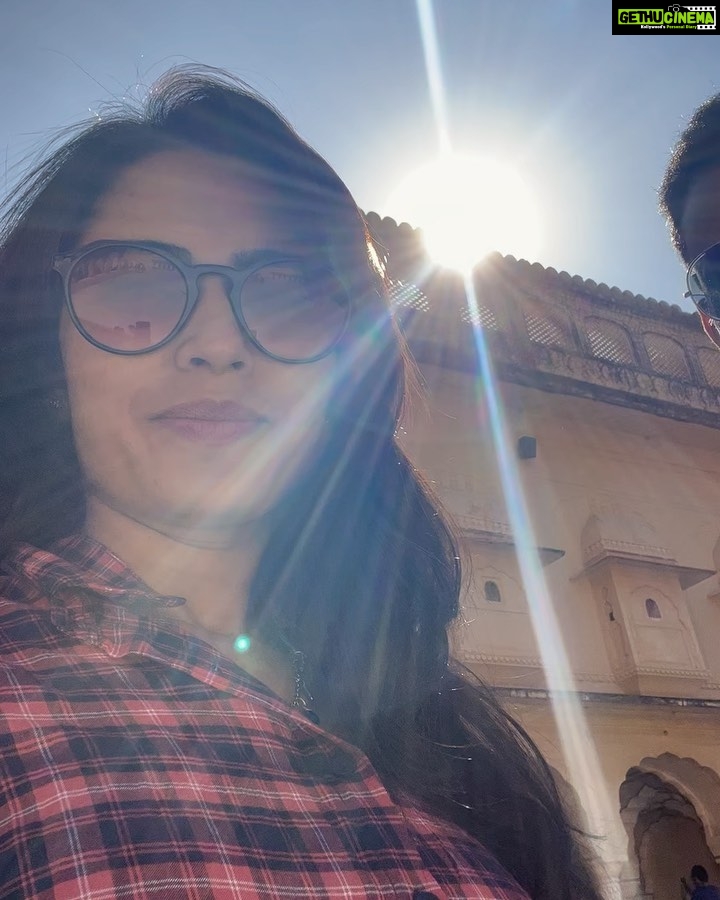 Sangeetha Bhat Instagram - Amer Fort – the melting pot of Rajasthan's heritage, art and architecture….. Jaipur Part 2 Swipe<> #sangeethabhat #sangeethabhatsudarshan #sudarshanrangaprasad #amerfort #amberfort #jaipur #rajasthan @sudarshan_rangaprasad ♥️ Amber Fort, Pink City, Rajastan