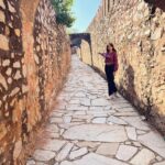 Sangeetha Bhat Instagram - Amer Fort – the melting pot of Rajasthan's heritage, art and architecture….. Jaipur Part 2 Swipe<> #sangeethabhat #sangeethabhatsudarshan #sudarshanrangaprasad #amerfort #amberfort #jaipur #rajasthan @sudarshan_rangaprasad ♥️ Amber Fort, Pink City, Rajastan