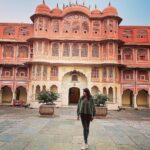 Sangeetha Bhat Instagram - Jaipur is a blushing bride draped in pink, dancing in our dreams while the peacocks sing. Jaipur Part 1 Swipe <> @sudarshan_rangaprasad ♥️ #sangeethabhat #sangeethabhatsudarshan #sangeethabhattravels #sudarshanrangaprasad #jaipur #pinkcity गुलाबी नगर, जयपुर : Pink City, Jaipur