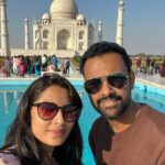 Sangeetha Bhat Instagram - ”Not a piece of architecture, as other buildings are, but the proud passions of an emperor’s love wrought in living stones.”…. Taj Mahal…..♥️ Agra part 4 Swipw<> @sudarshan_rangaprasad @sangeetha_bhat #sangeethabhat #sangeethabhatsudarshan #sangeethabhattravels #tajmahal #sudarshanrangaprasad #incredibleindia Tajmahal