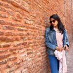 Sangeetha Bhat Instagram – “Not all those who wander are lost.”
Agra fort-Part1 Swipe<<>>
@sudarshan_rangaprasad 

#agrafort #agra #sangeethabhat #sangeethabhatsudarshan #sudarshanrangaprasad #sangeethabhattravels #traveldiaries #travelphotography Agra Fort   आगरा का किला   آگرہ قلعہ