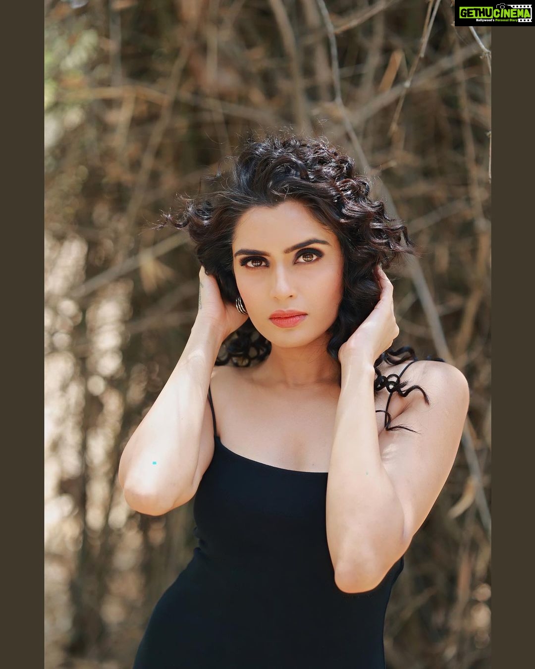 Sangeetha Bhat Instagram - I’ll stop wearing black when they make a darker color. — Wednesday Addams @uniquemakeover_by_nethrarajesh @hairstyle_by_anitha @v_photographystudio @sangeetha_bhat #sangeethabhat #sangeethabhatsudarshan #zarablackdress #blackdressphotography #oopsididitagain Bangalore, India